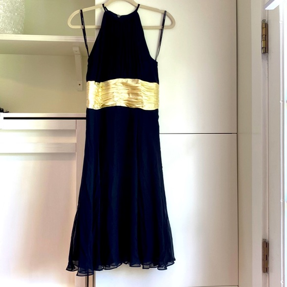 Maggy London Dresses & Skirts - Ladies Maggy London black and ivory cocktail special occasion dress silk size 6